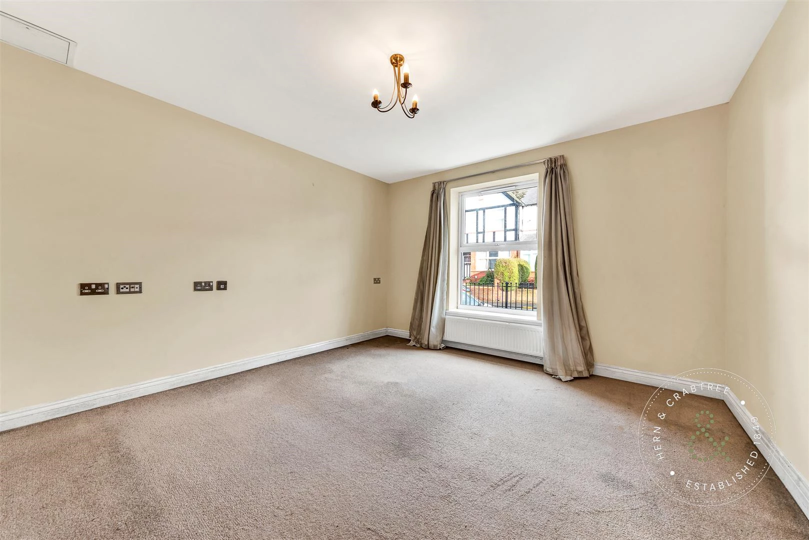 Clive-Hall-Court-01.jpg