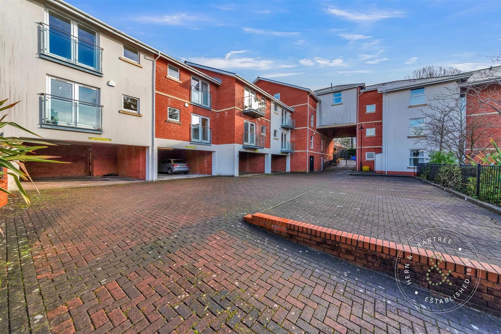 Clive-Hall-Court-20.jpg