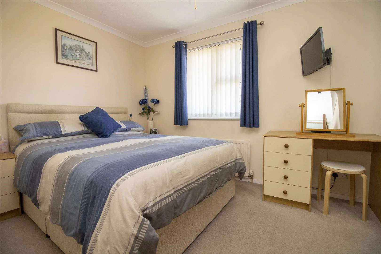 Bed 1.jpg