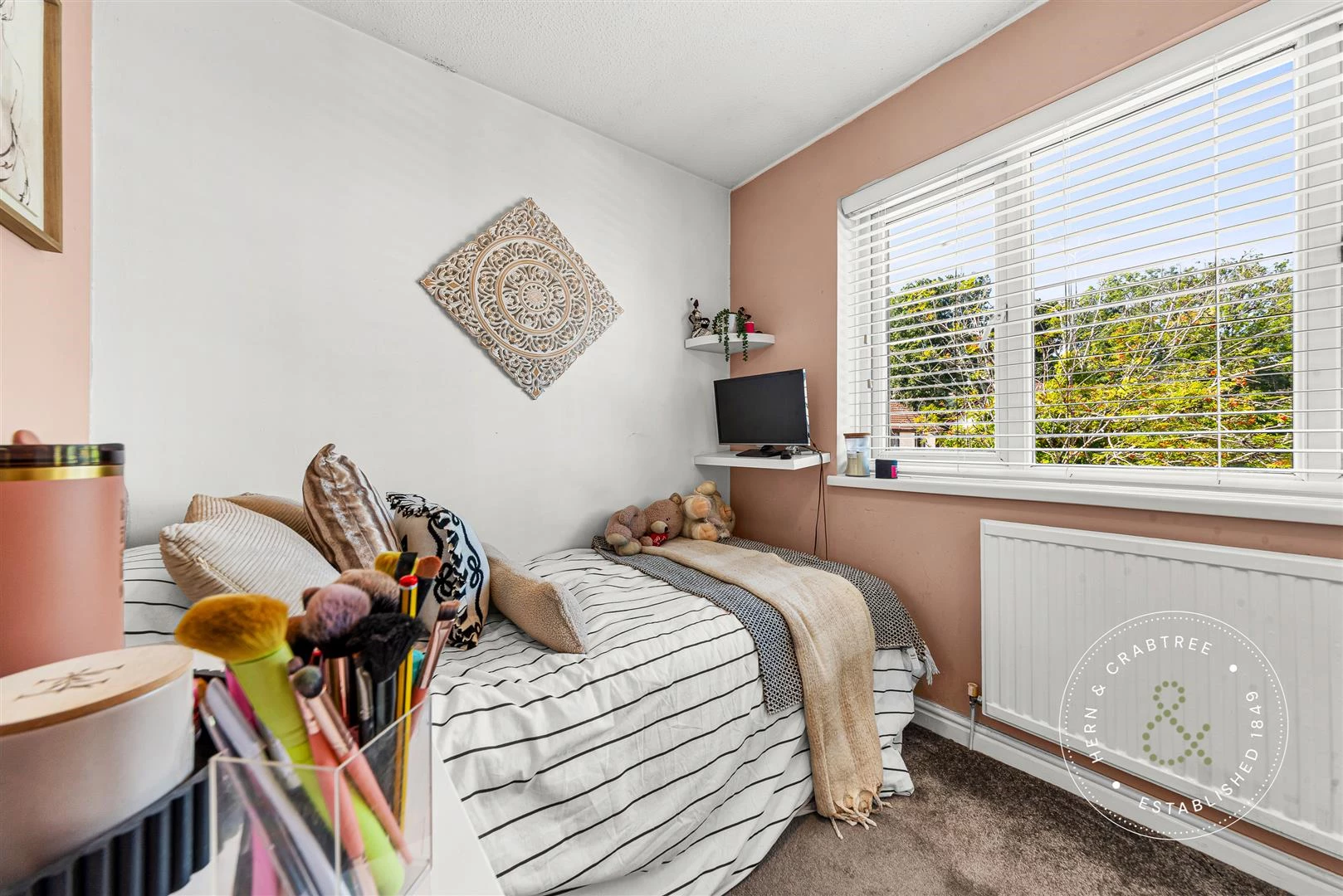 Crawley-Close-01.jpg