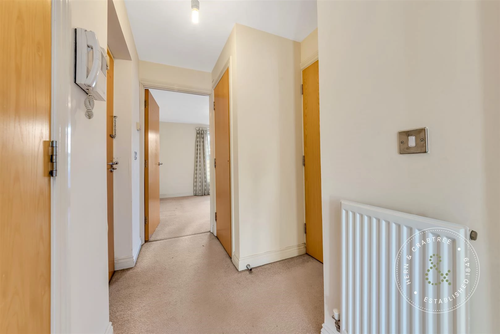 Clive-Hall-Court-04.jpg