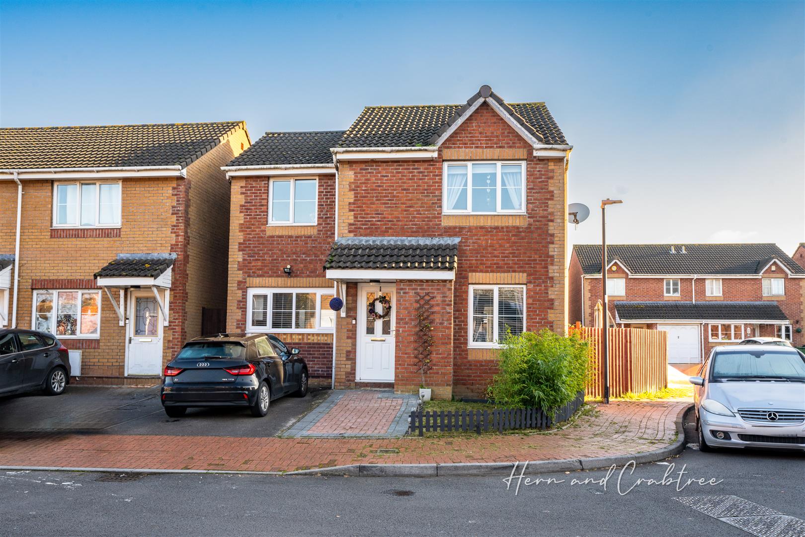 Property For Sale Hind Close, Pengam Green, CF24 3 Bedroom House