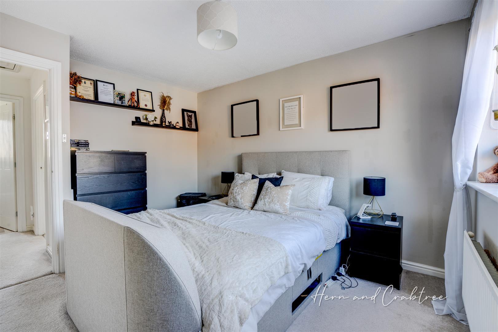 Property For Sale Hind Close, Pengam Green, CF24 3 Bedroom House