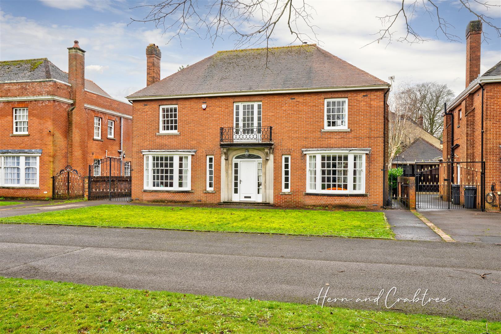 Property For Sale Queen Anne Square, Cathays, CF10 4 Bedroom House