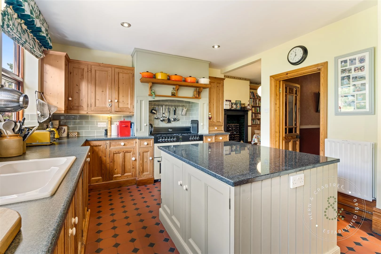 Ninian Road, Roath, Hern Crabtree (17).jpg