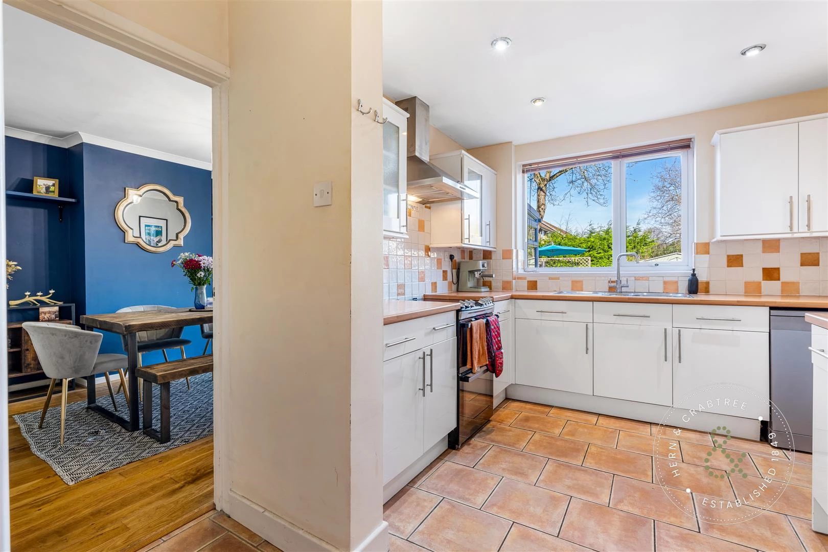 Int Newborough Ave, Hern Crabtree (9).jpg