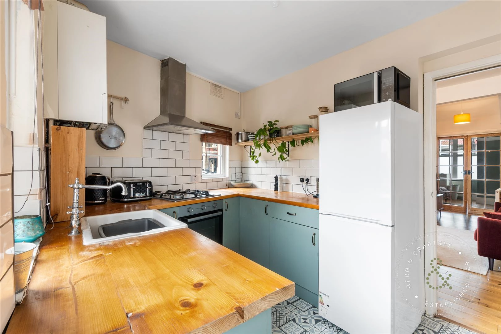 Kelvin Road, Roath, Hern Crabtree (16).jpg