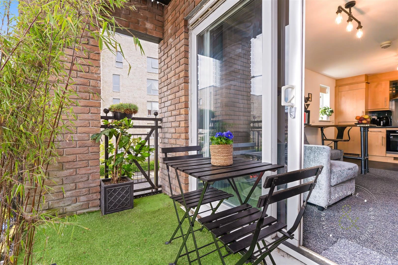 Pentland Close, HernCrabtree (2).jpeg