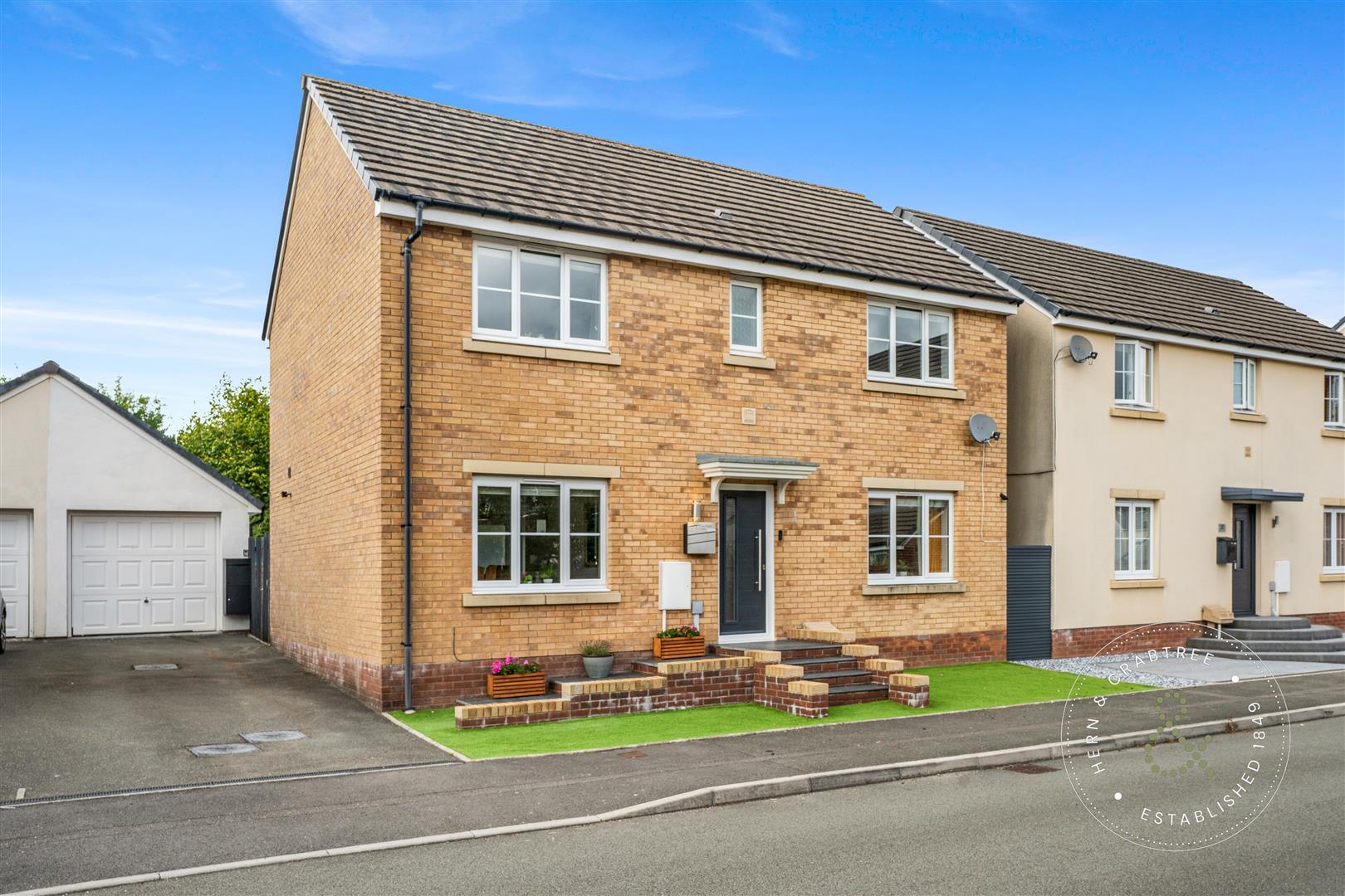 Long Heath Close, Caerphilly CF83 3SD