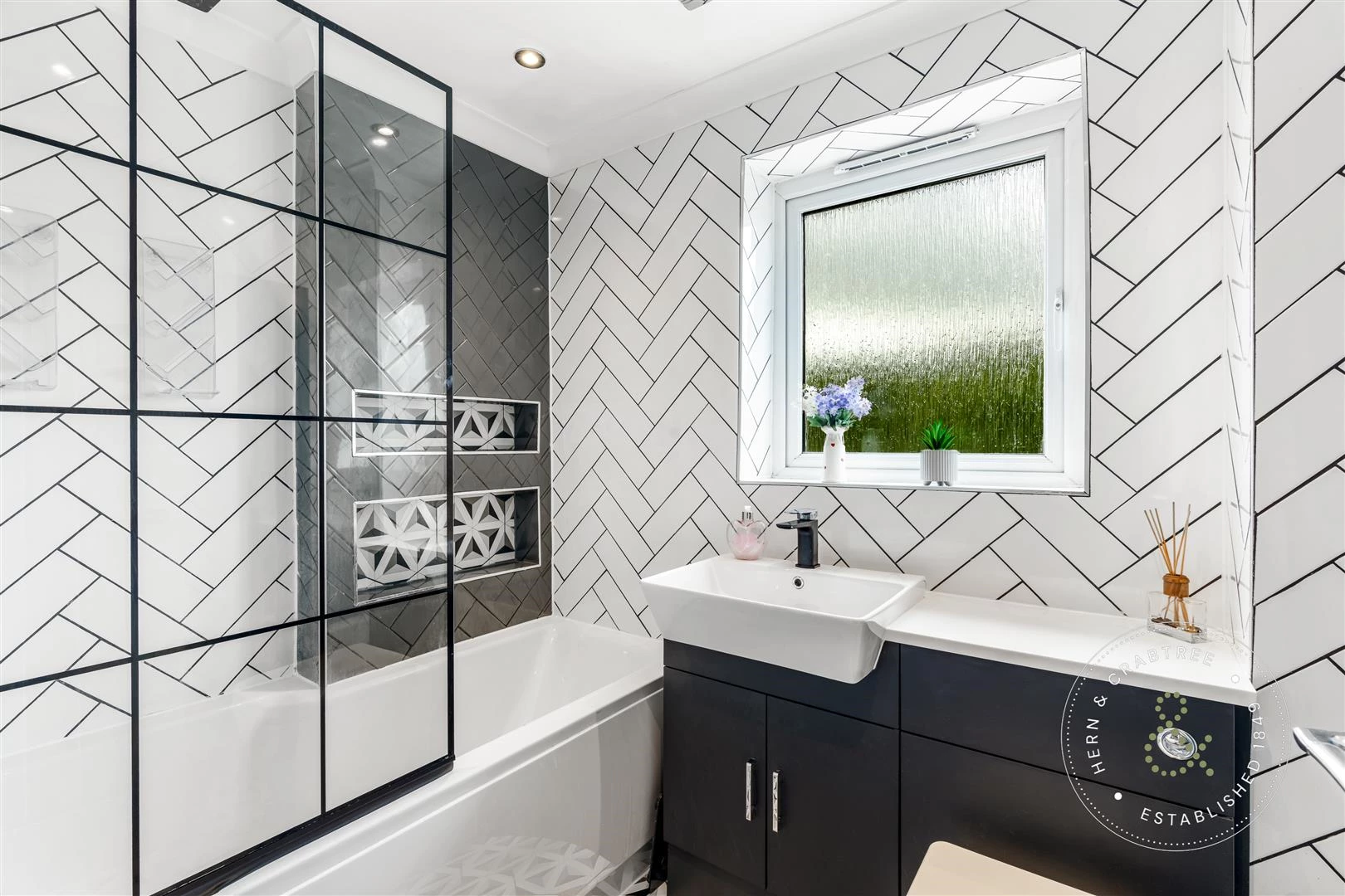 Long Heath Close, Hern Crabtree (39).jpg