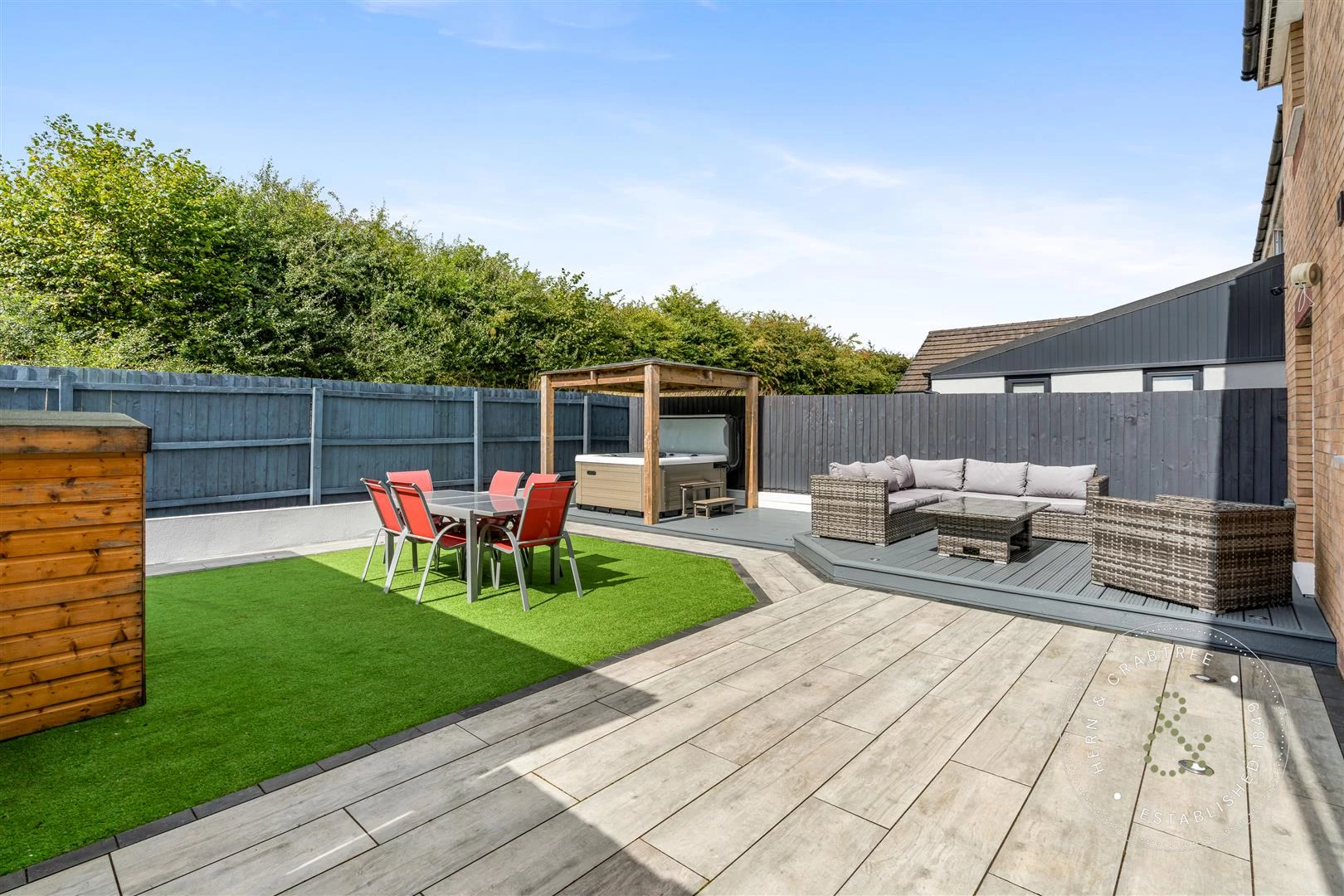 Long Heath Close, Hern Crabtree (1).jpg