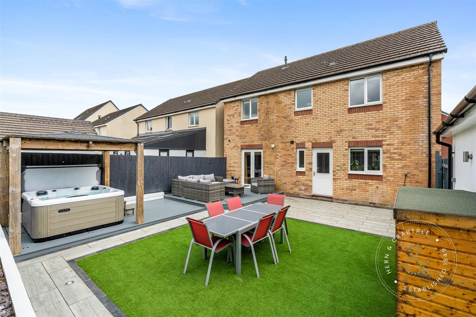 Long Heath Close, Hern Crabtree (5).jpg