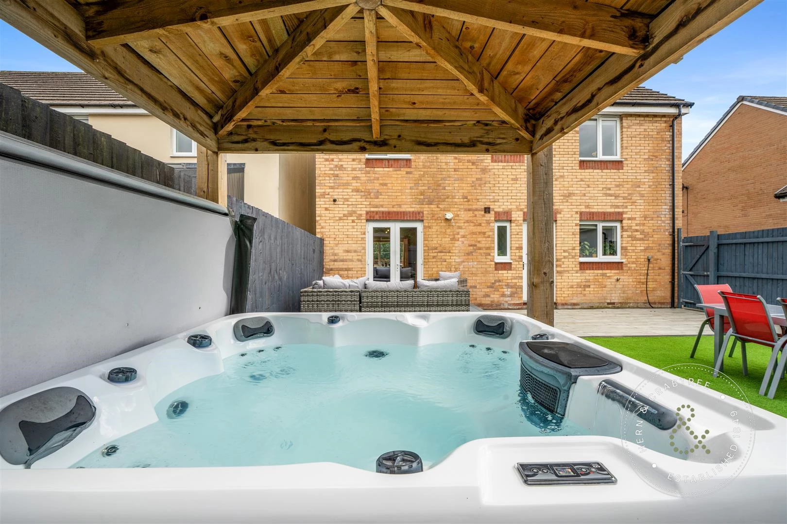 Long Heath Close, Hern Crabtree (6).jpg