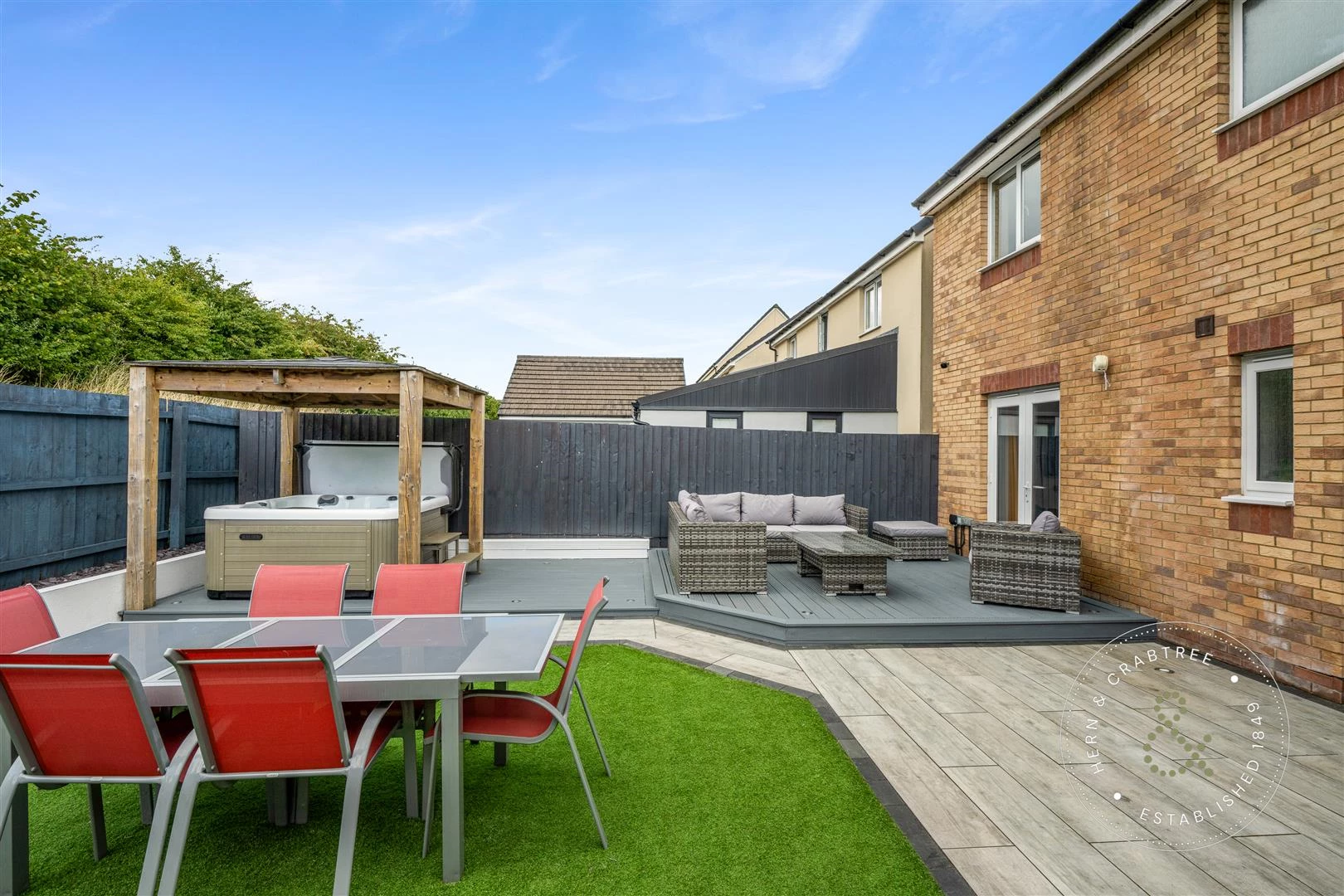 Long Heath Close, Hern Crabtree (9).jpg