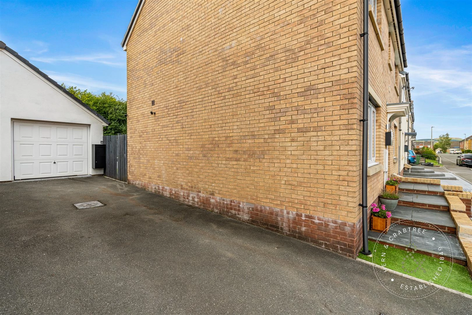 Long Heath Close, Hern Crabtree (15).jpg