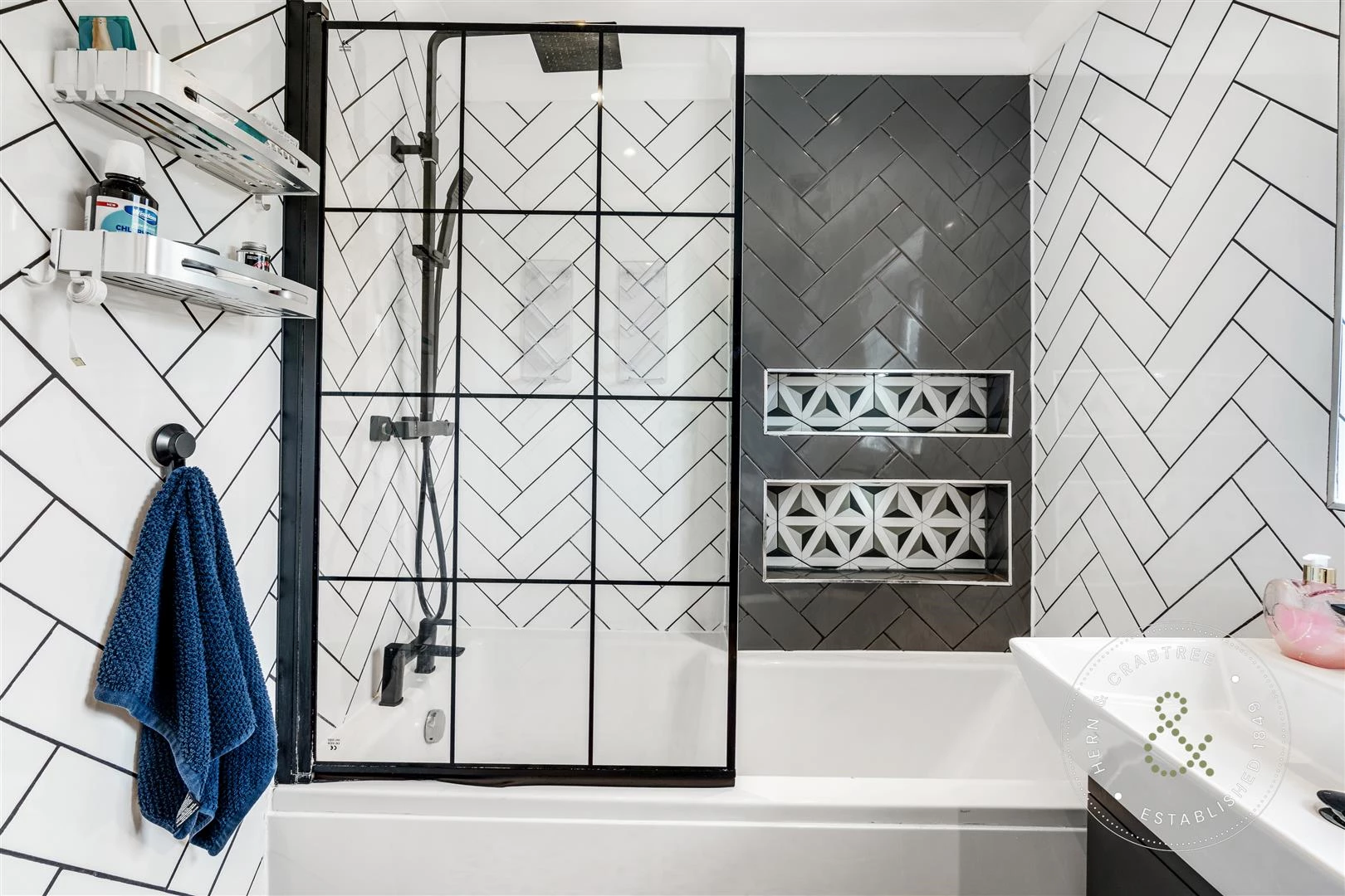 Long Heath Close, Hern Crabtree (40).jpg