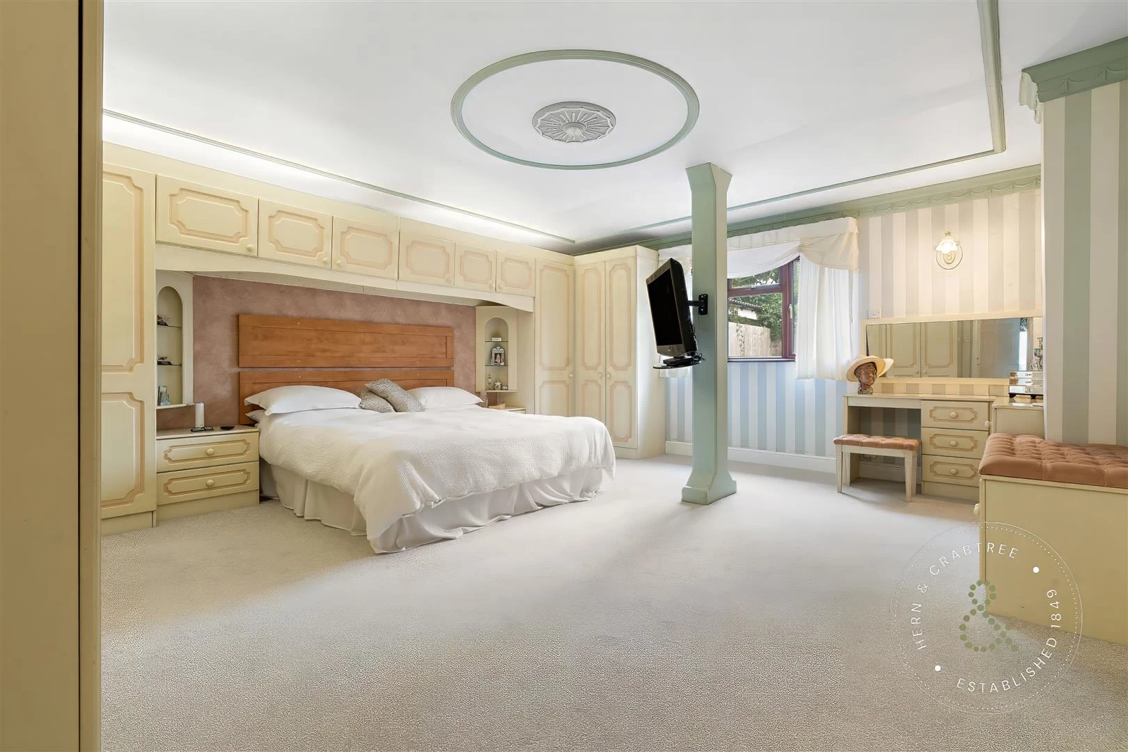 Catherine Drive, Hern Crabtree (1).jpeg