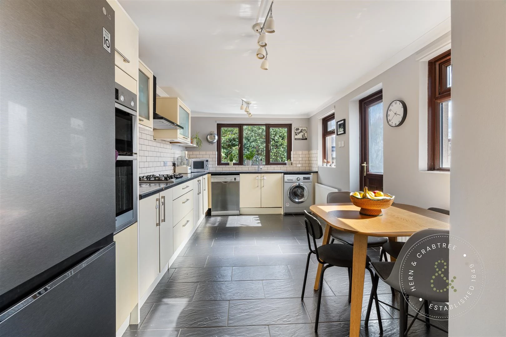 Gelligaer Street, Hern Crabtree (15).jpg