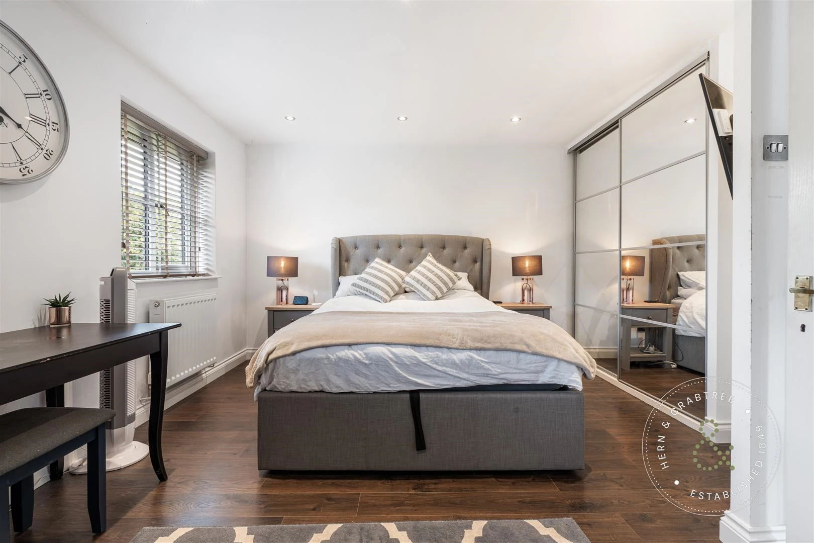 Halifax Close, Hern Crabree (35).jpg