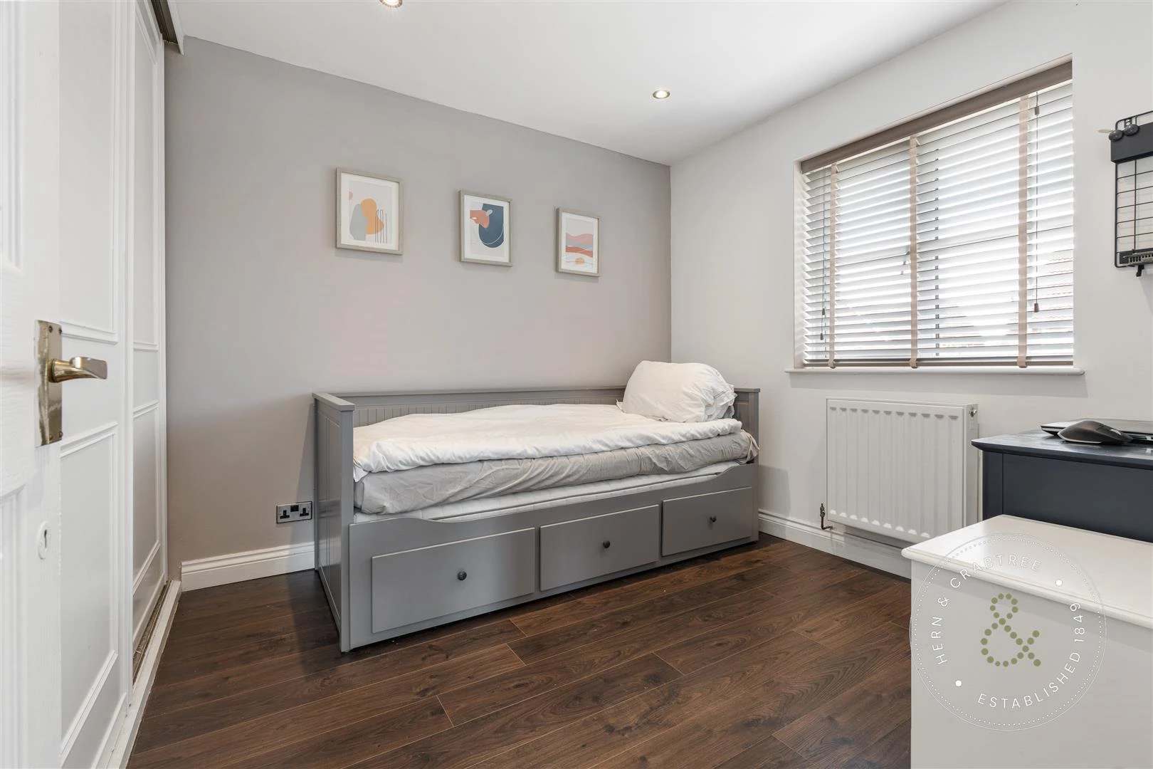 Halifax Close, Hern Crabree (30).jpg