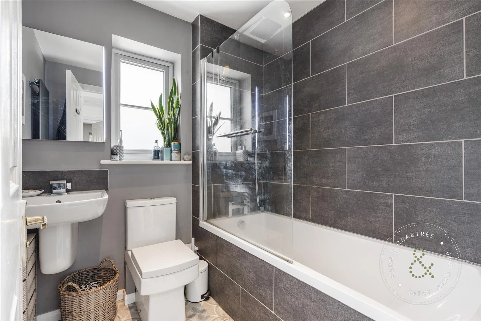 Halifax Close, Hern Crabree (32).jpg