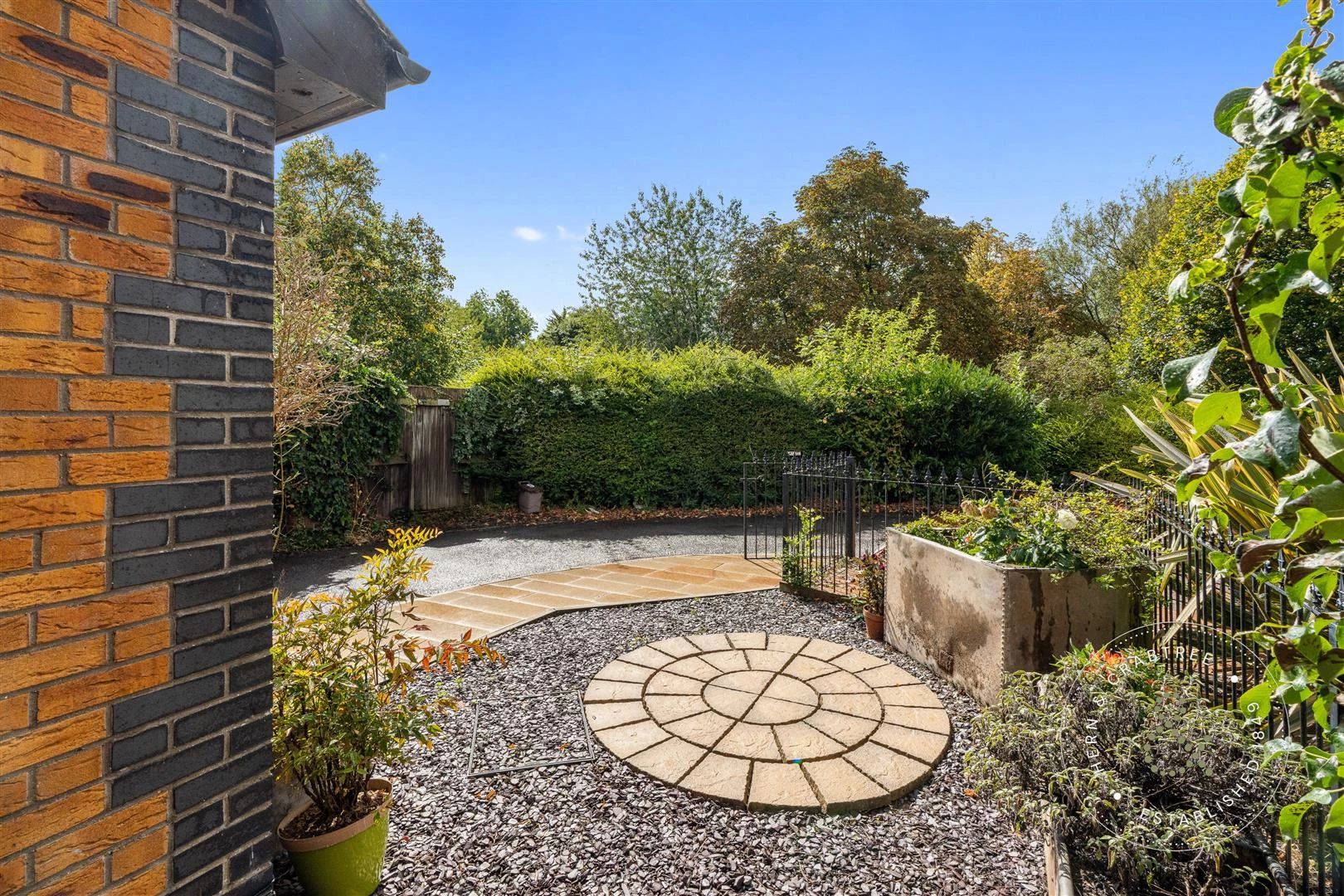 Halifax Close, Hern Crabree (10).jpg