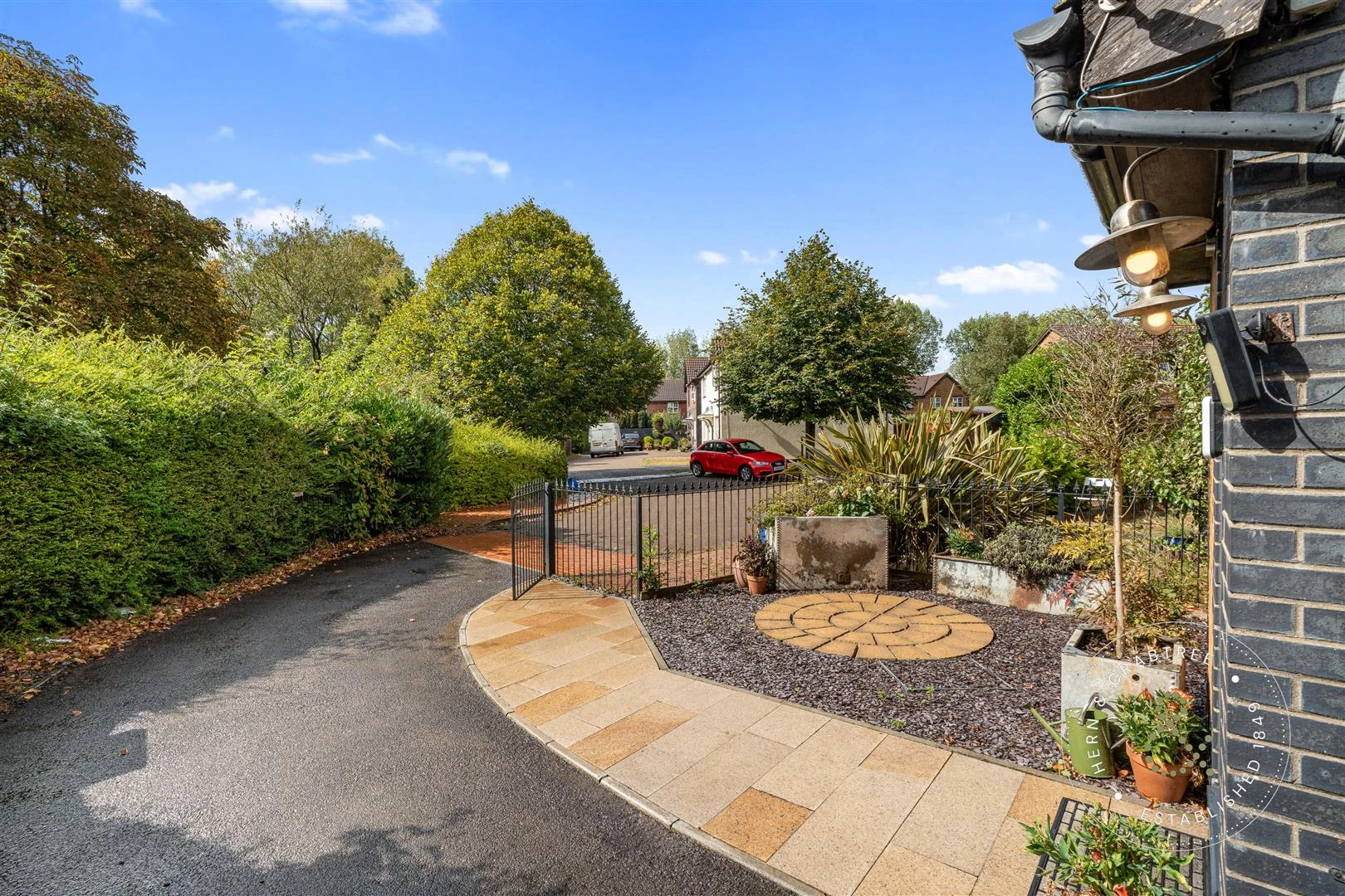 Halifax Close, Hern Crabree (11).jpg