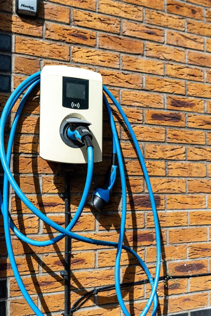 Halifax Close, Hern Crabree (12).jpg