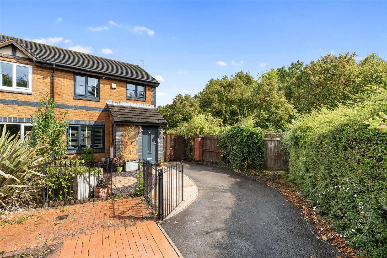 Halifax Close, Hern Crabree (8).jpg