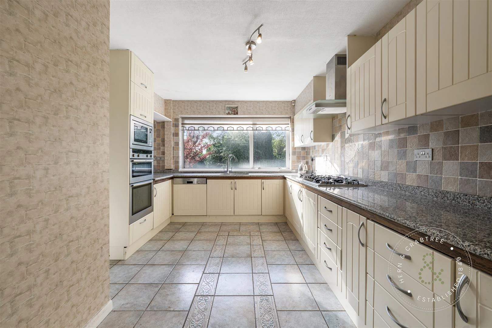 Hern Crabtree-02.jpg