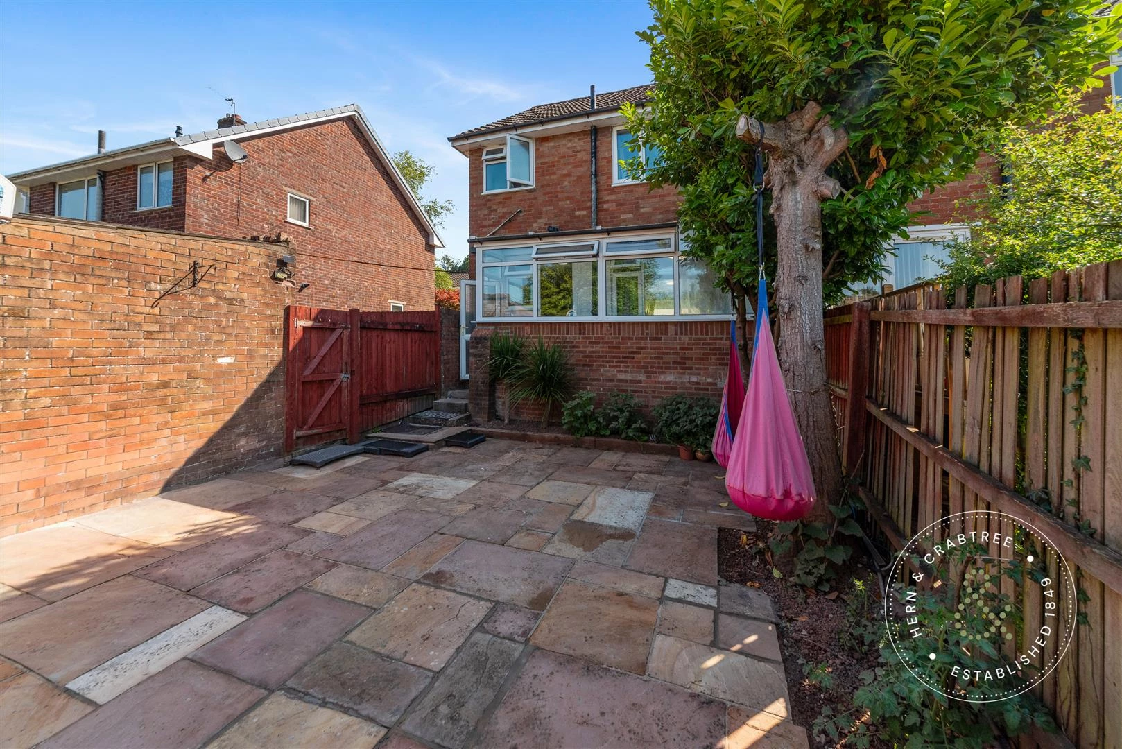 Woolaston-Avenue-24.jpg