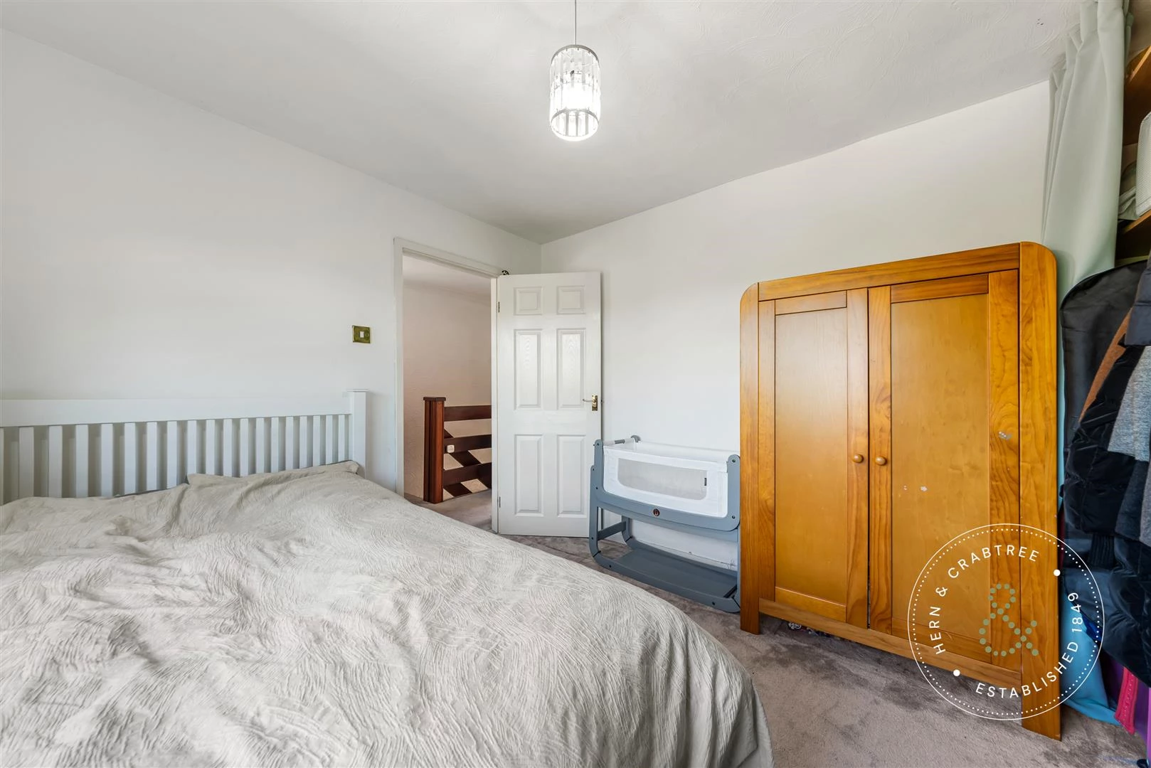 Woolaston-Avenue-02.jpg