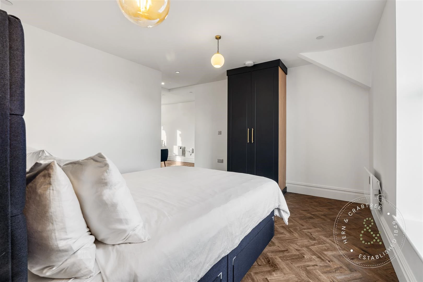 Cathedral Road Aprts, Six, HernCrabtree (4).jpg