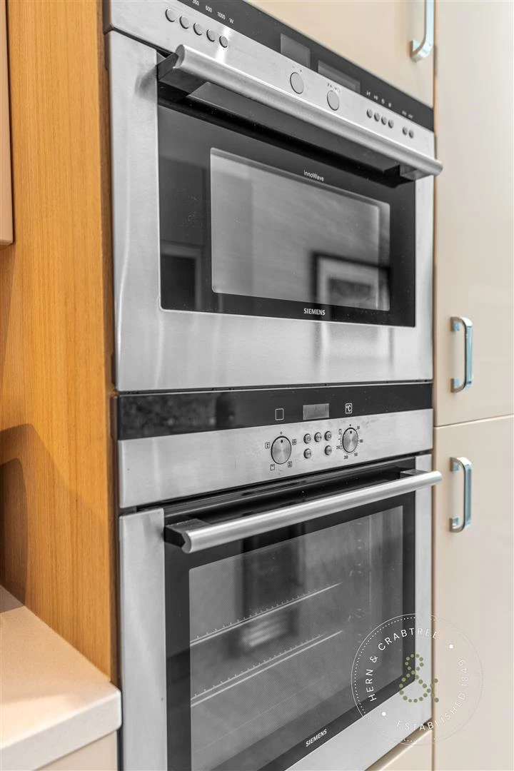 Harbour Point, Hern Crabtree (34).jpg