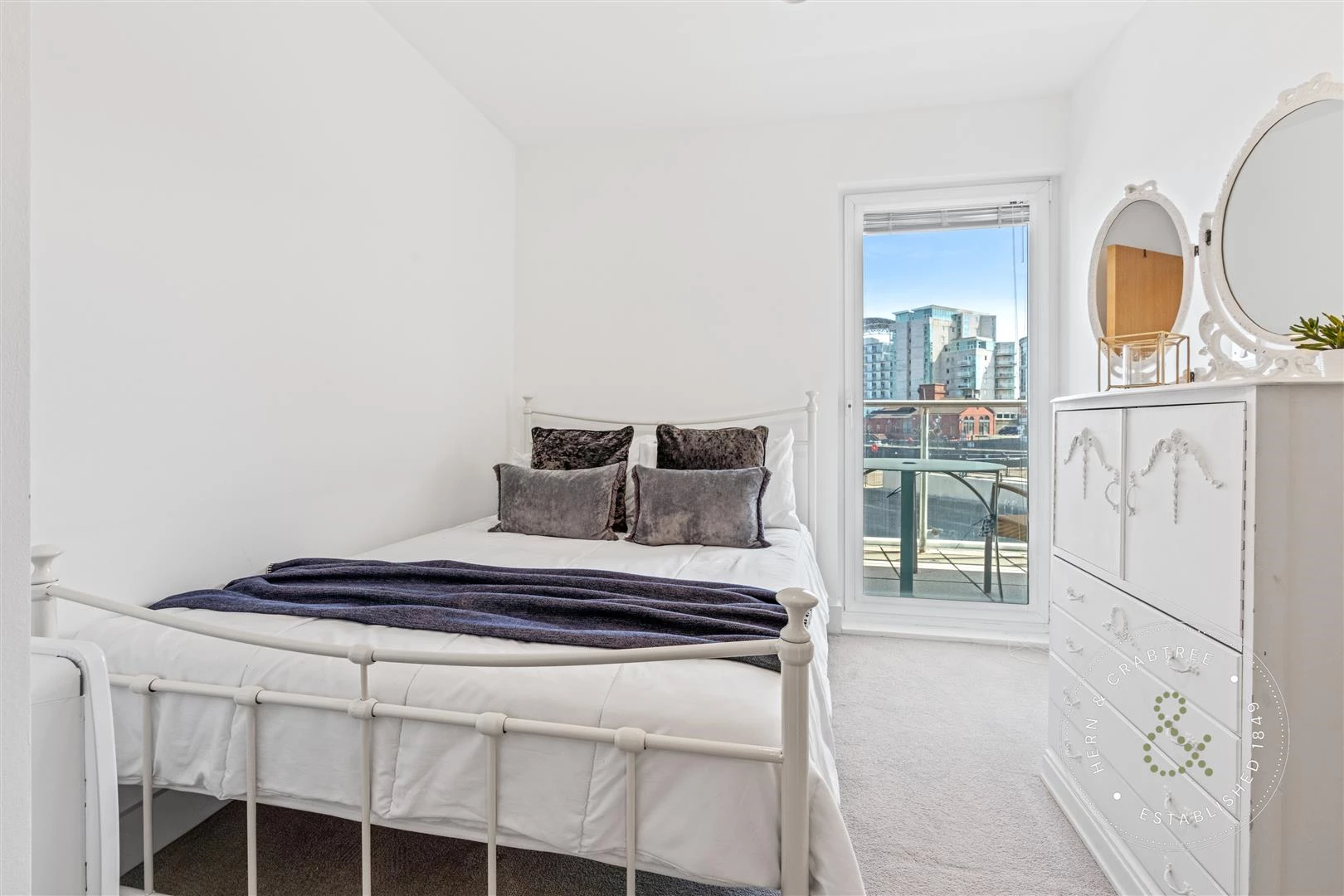 Harbour Point, Hern Crabtree (10).jpg