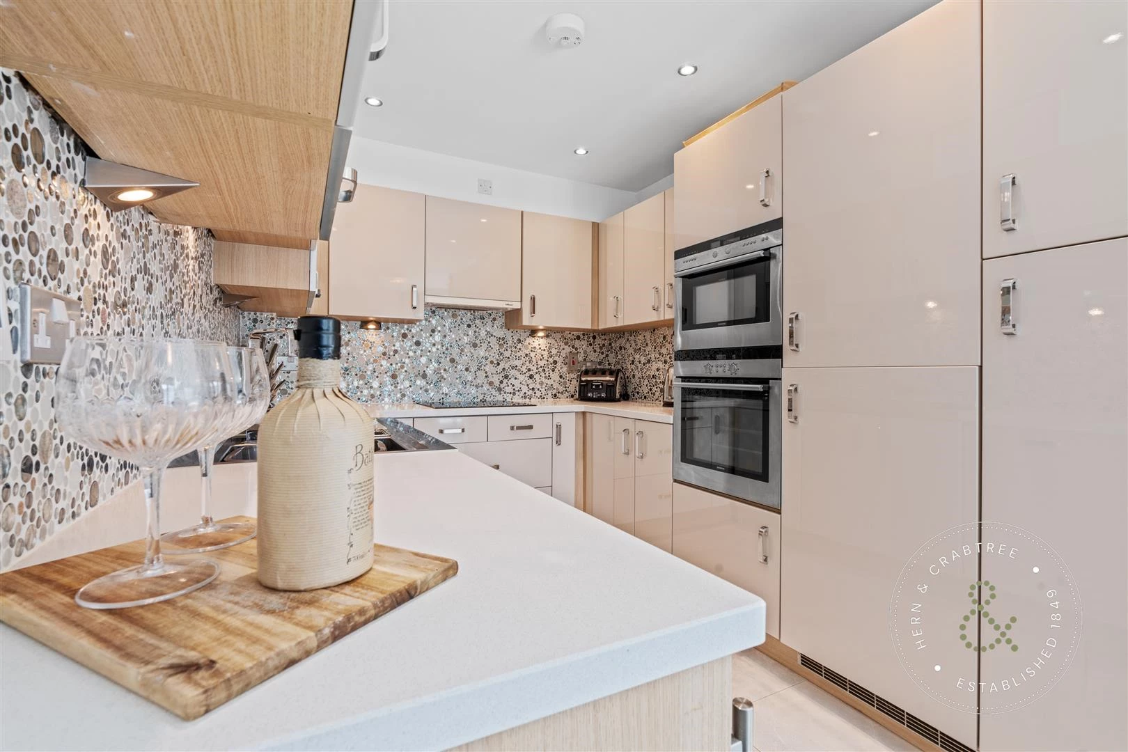 Harbour Point, Hern Crabtree (14).jpg