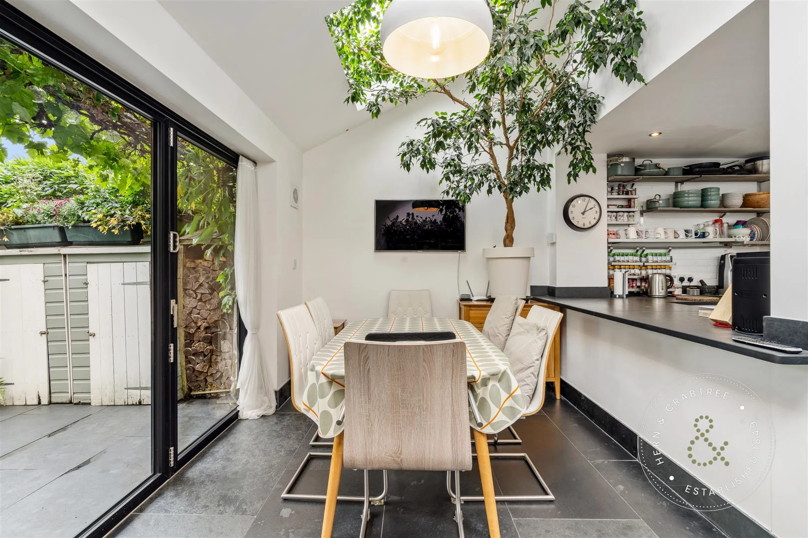 Glamorgan St, Hern Crabtree (49).jpg