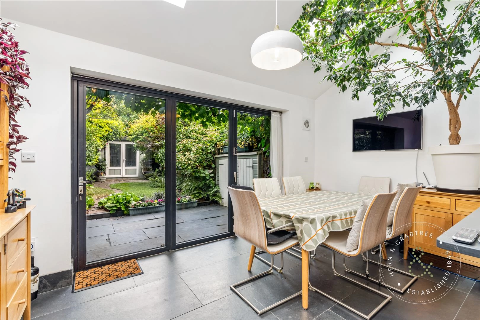 Glamorgan St, Hern Crabtree (48).jpg