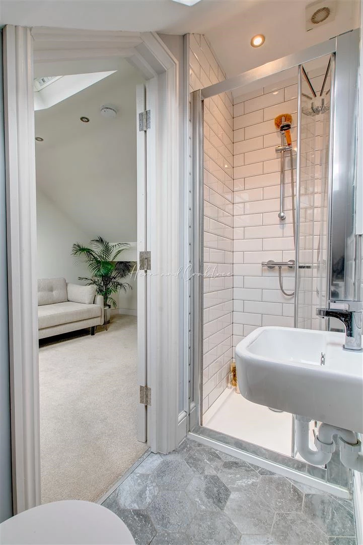 Dogo Street, Pontcanna, HernCrabtree (7).jpg