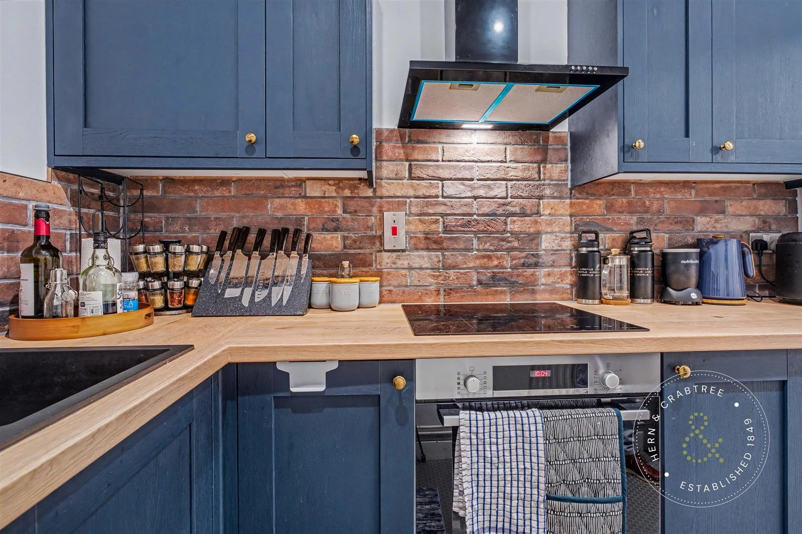 Cathedral Road, Hern Crabtree (11).jpg