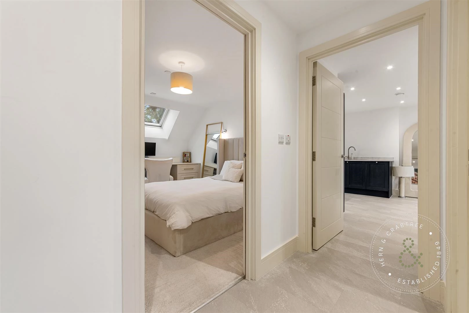 Sophia-Mews-02.jpg