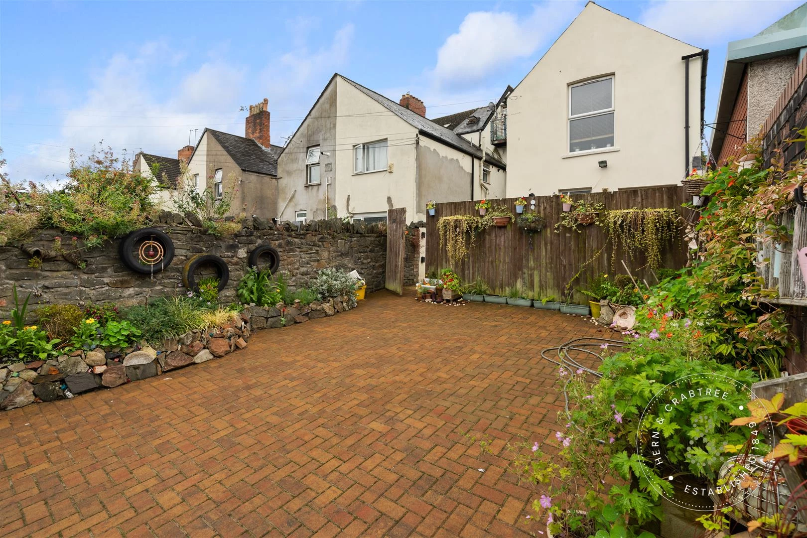 Neville Street, Hern Crabtree (17).jpg