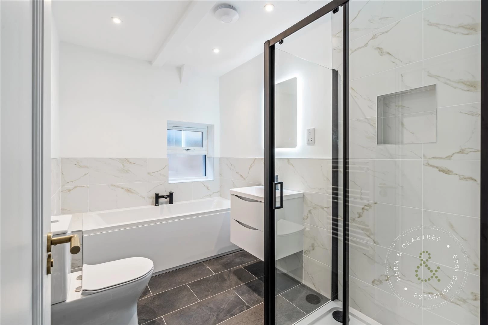 Apt 6 Bathroom..jpg