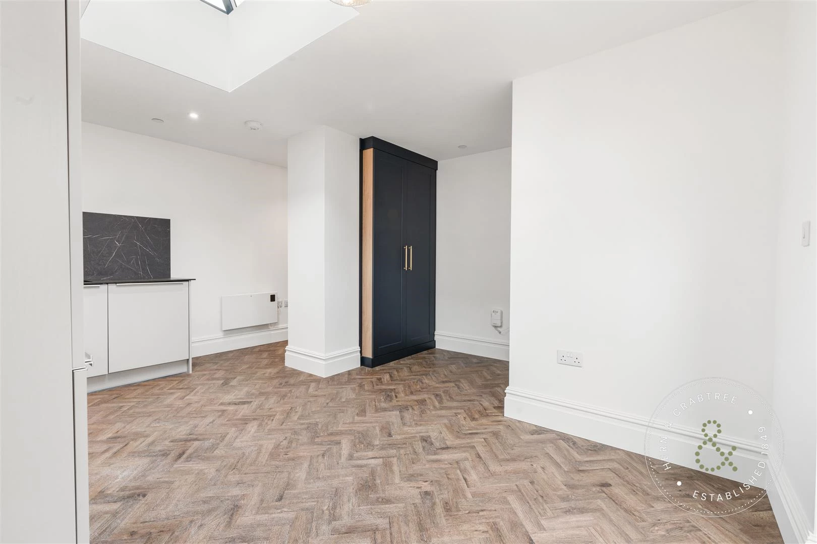 Cathedral Road, Apt 3, HernCrabtree (9).jpg