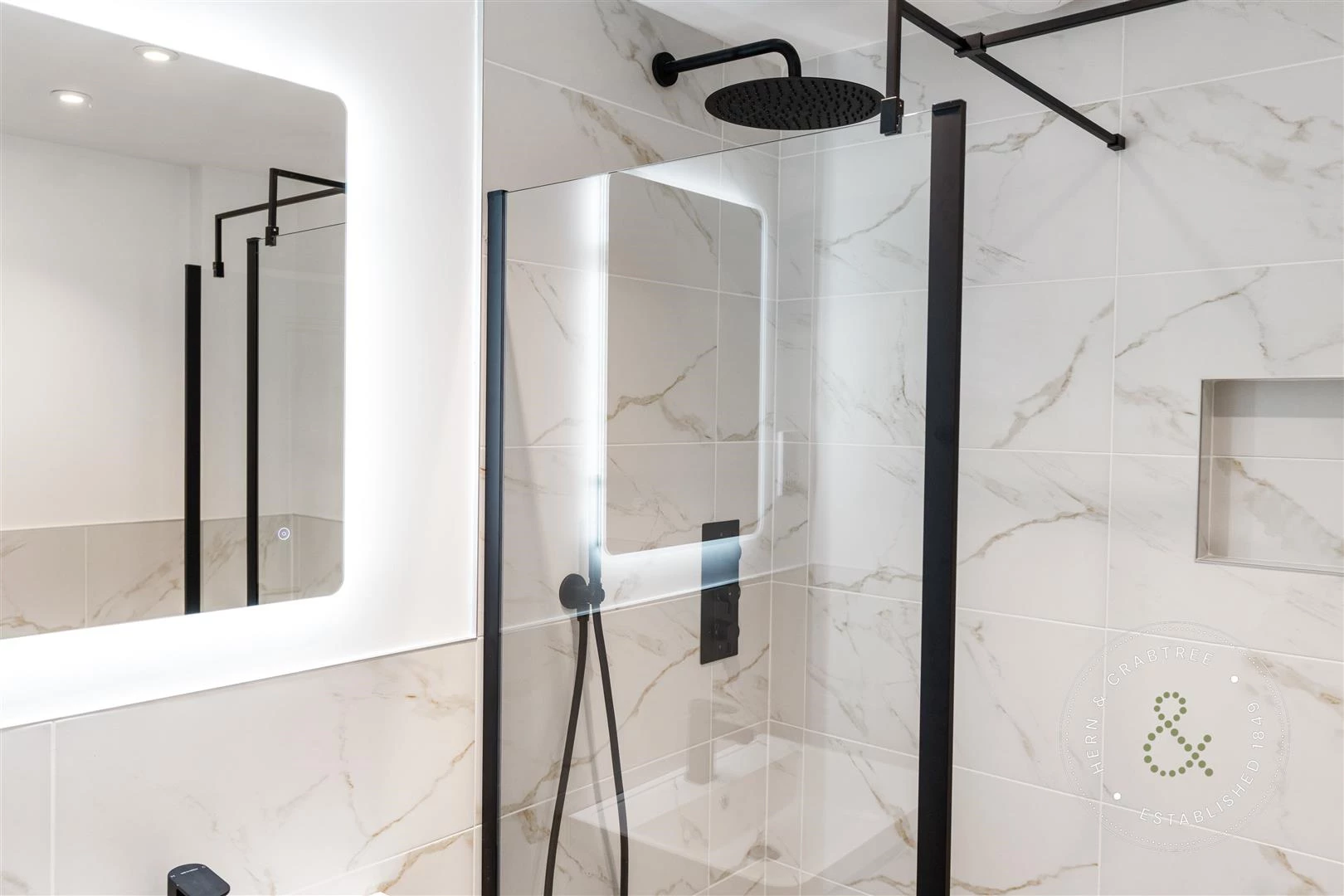 Cathedral Road, Apt 3, HernCrabtree (17).jpg