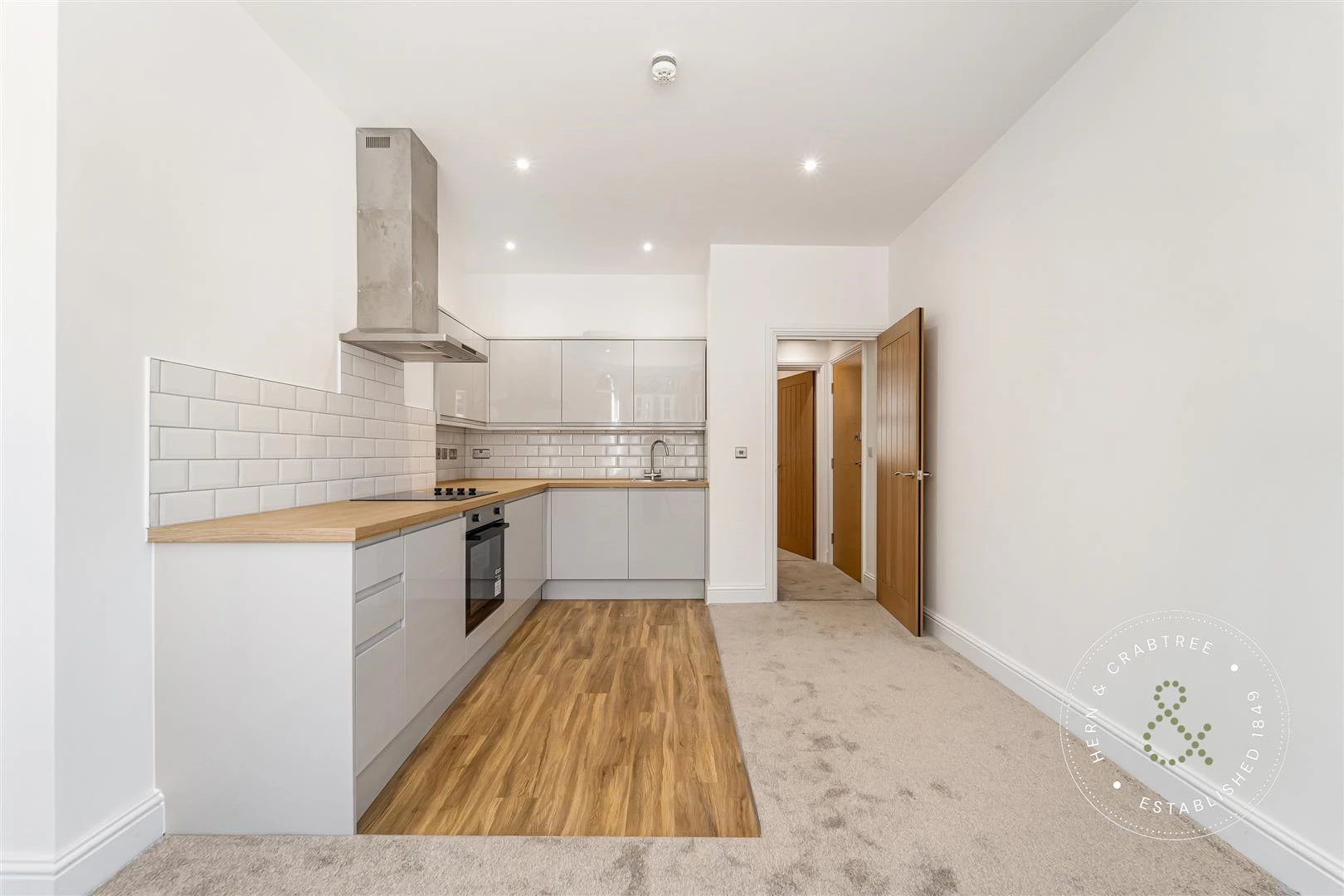 207 Cathedral Rd flat 1 -08.jpg