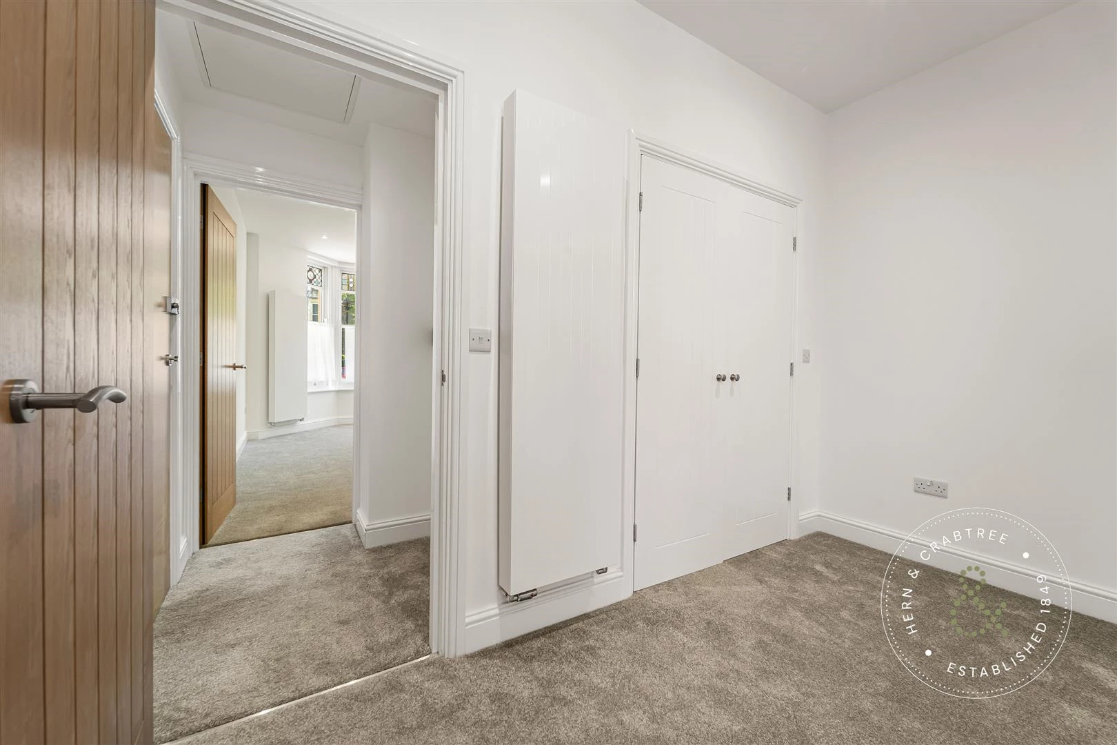 207 Cathedral Rd flat 1 -10.jpg