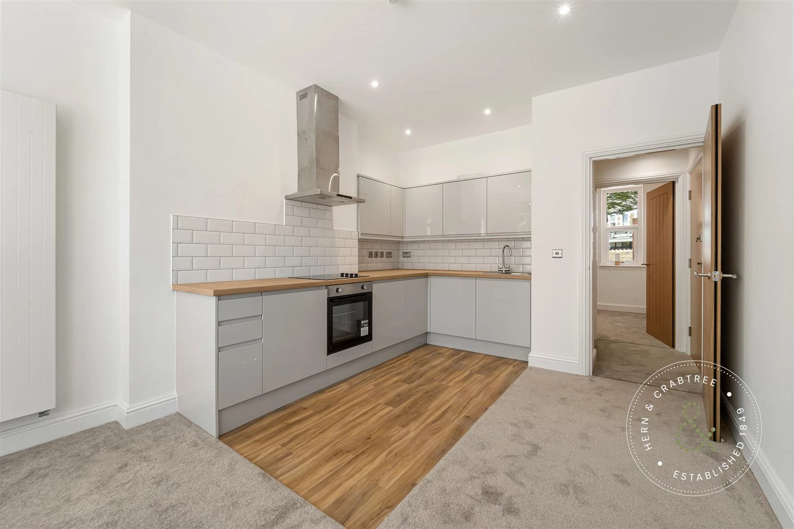 207 Cathedral Rd flat 1 -09.jpg