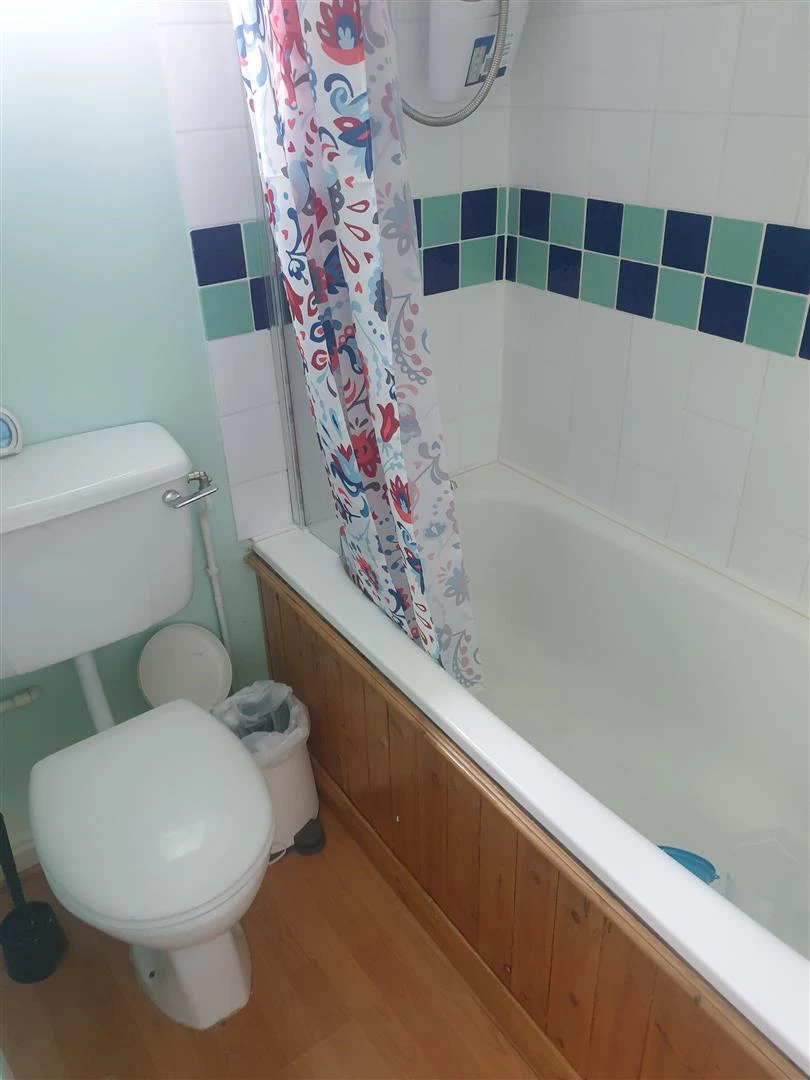 Bathroom 32.jpg