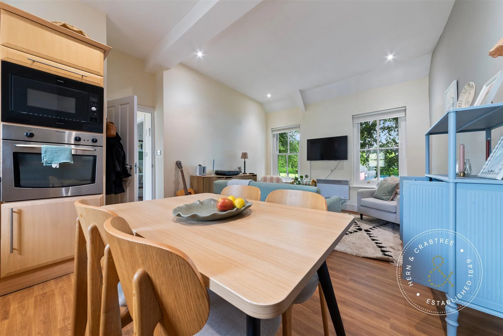 Lounge/Kitchen